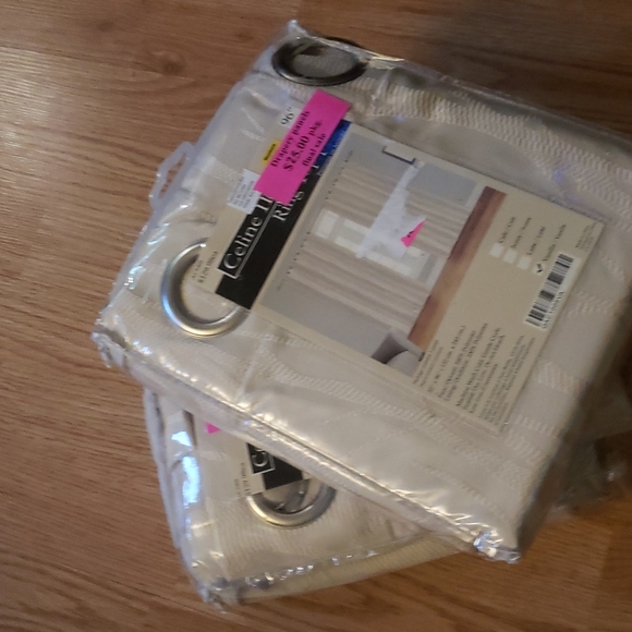 Celine 2" Ring Top Curtains 52"×96" Vanilla - Picture 3 of 3